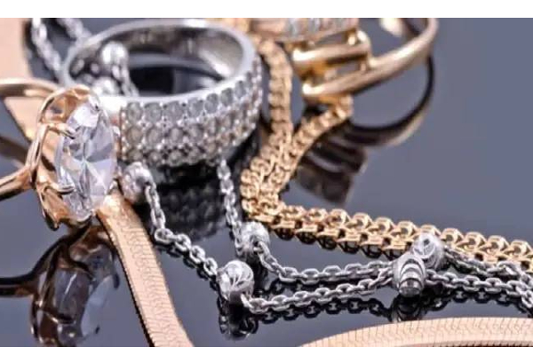 உண்மையில் தங்கம் விலை ஏற்றம் இறக்கத்திற்கு காரணம் என்ன? இனி எப்படி பார்த்து வாங்கவேண்டும்... | Gold Rate Up And Down Reason In Tamil