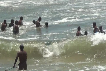 தெதுரு ஓயாவில் நீராடச் சென்று பலியானோர் ; உயிர் பிழைத்த சிறுவனின் வாக்குமூலம்