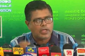 புலிகளின் ஆதரவாளர் ரணில் என கூறியவர்கள் தற்போது அவரது காலடியில் - சஜித் தரப்பு கிண்டல்