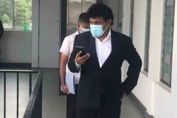 தமிழ் வேண்டும்;  கையெழுத்திட மறுத்த  மனோ ; இடைநடுவில் நிறுத்தப்பட்ட விசாரணை!