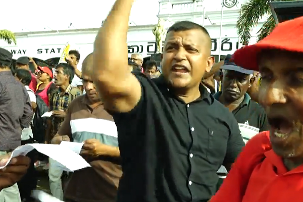 கொழும்பில் பாரிய போராட்டம் - காவல்துறை குவிப்பு (காணொளி) | Court Stops Akd S Protest March