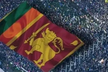 අනෝරා වැසි මැද මැදියම් රැයෙන් නොනැවතුණු ගාලුමුවදොර ජනතා විරෝධයේ නවතම තත්ත්වය මෙන්න ! (VIDEO) (PHOTOS)