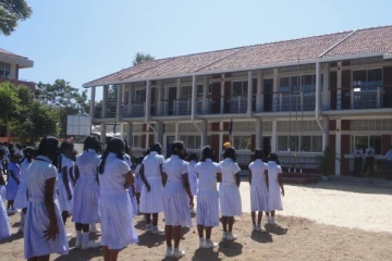 நூற்றுக்கணக்கான பாடசாலைகள் குறித்து கல்வி அமைச்சர் வெளியிட்ட அதிர்ச்சி தகவல்