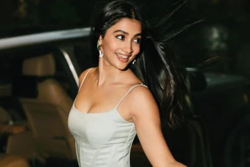 பூஜா ஹெக்டே வேற லெவல் ஹாட் போட்டோஷூட்