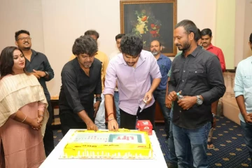 கவனின் ‘லிப்ட்’ பட வெற்றியை கேக் வெட்டி கொண்டாடிய படக்குழு - புகைப்படங்கள் வைரல்