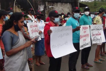 கம்பனிகளின் கெடுபிடிகளுக்கு எதிராக திகாம்பரம் தலைமையில் போராட்டம்