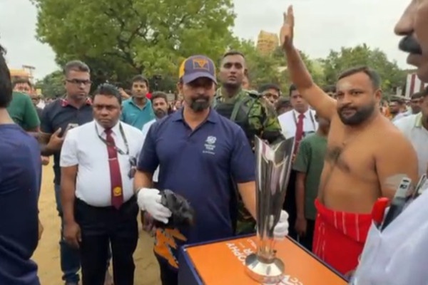 நல்லூர் ஆலயத்திற்குள் குழப்பநிலை ; உலகக் கிண்ணத்தால் ஏற்பட்ட பரபரப்பு | World Cup Action In Chaos Inside Nallur Temple