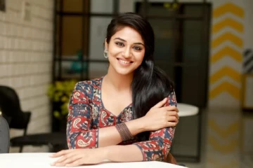 நடிகை இந்துஜாவா இது? அடையாளம் தெரியாத அளவுக்கு மாறிட்டாரே