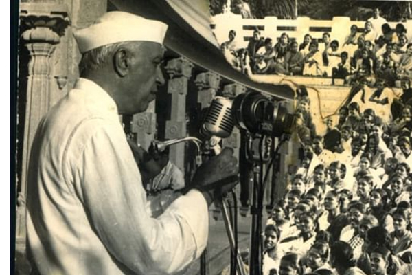 நேரு சொன்ன அந்த முதல் வார்த்தை.. சோகத்தில் காந்தி .. 1947 ஆகஸ்ட் 15 இந்தியா எப்படி இருந்தது? | First Independence Day Midnight நேரு சொன்ன அந்த முதல் வார்த்தை.. சோகத்தில் காந்தி .. 1947 ஆகஸ்ட் 15 இந்தியா எப்படி இருந்தது? | First Independence Day Midnight