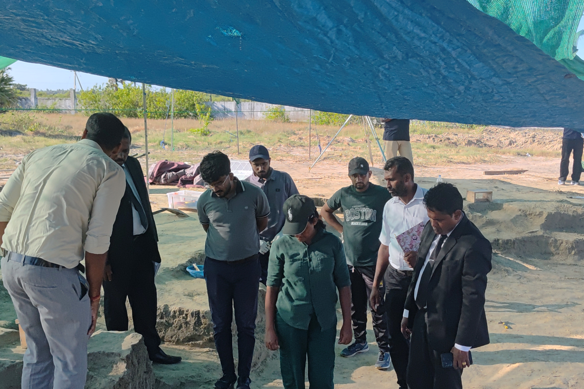 செம்மணி 19ஆவது நாள் அகழ்வு! நாளுக்கு நாள் அதிகரித்துச் செல்லும் என்புக்கூடுகளின் எண்ணிக்கை | Chemmani Manitha Puthaikuli செம்மணி 19ஆவது நாள் அகழ்வு! நாளுக்கு நாள் அதிகரித்துச் செல்லும் என்புக்கூடுகளின் எண்ணிக்கை | Chemmani Manitha Puthaikuli