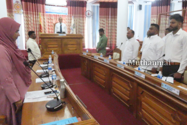 சம்மாந்துறை சபையில் உறுப்பினர்களிடையே அமளிதுமளி | Chaos Among Members In Sammanthurai Council