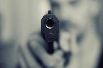 முச்சக்கரவண்டியை இலக்கு வைத்து துப்பாக்கிச் சூடு