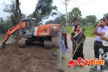 கனகராயன் ஆற்றினை பார்வையிட்ட நீர்ப்பாசன பொறியியலாளர் உள்ளிட்ட உயரதிகாரிகள்