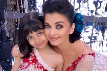 அடையாளமே தெரியாமல் வளர்ந்து விட்ட நடிகை ஐஸ்வர்யா ராய்யின் மகள்.. வெளிவந்த வீடியோ