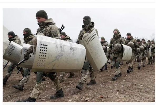 அதிகரிக்கும் போர் பதற்றம் - துருப்புகளை நகர்த்தும் ரஷ்யா, அவசர நிலை பிரகடனம் அறிவித்தது உக்ரைன் அரசு | Ukraine Declared State Of Emergency