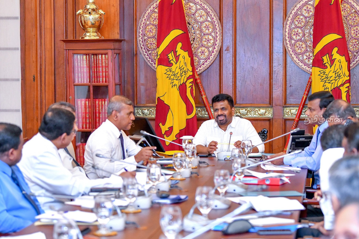 டித்வா சூறாவளியால் பாதிக்கப்பட்டவர்களுக்கு 5 இலட்சம் ரூபா இழப்பீடு! அதிகாரிகளுக்கு ஜனாதிபதி விடுத்துள்ள உத்தரவு | Ditwah Storm Damage Houses