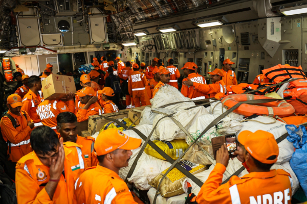 இலங்கையில் இருந்து புறப்பட்டது இந்திய தேசிய பேரிடர் மீட்பு குழு | Indian National Disaster Force Departs Sri Lanka