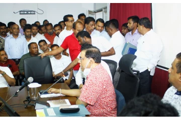 மொட்டு' உறுப்பினர்களுடன் பசில் சந்திப்பு! (photo)