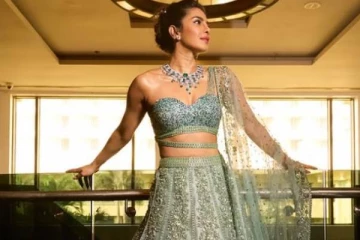 சகோதரர் திருமணத்திற்காக நடிகை பிரியங்கா சோப்ரா அணிந்த நெக்லஸ் விலை.. தயாராக 1600 மணி நேரம் ஆனதா?