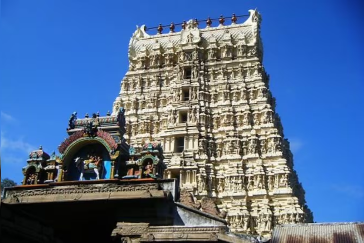 ஏன் கோவில் கோபுரத்தை விட எந்த கட்டிடமும் உயரமாக இருக்கக் கூடாது தெரியுமா? | Why Temple Gopuram Is Taller Than Other Buildings