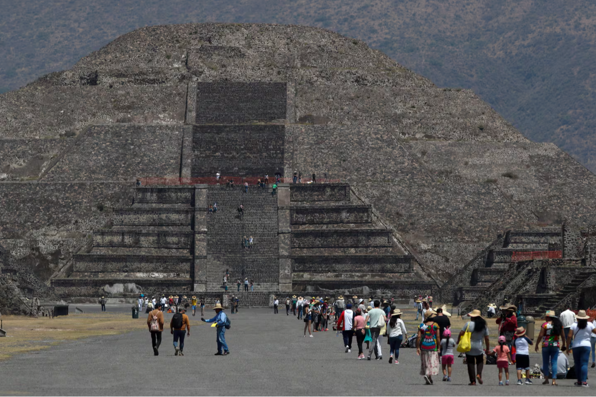 மெக்சிகோவில் துப்பாக்கிச் சூடு: கனடிய பெண் பலி | Gunman Opens Fire At Mexicos Teotihuacan Pyramids