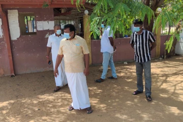 எதிர்வரும் 15ஆம் திகதிக்கு தவணையிடப்பட்டுள்ள கிளிநொச்சி ஆடைத் தொழிற்சாலை தொடர்பான வழக்குகள்