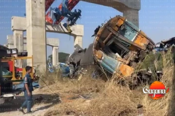 දරුණු දුම්රිය අනතුරක් - මියගිය පිරිස 28 දක්වා ඉහළට