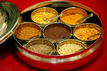 அஞ்சறைப் பெட்டியில் மறைந்திருக்கும் ஆயுர்வேத மருந்துகள் - ட்ரை பண்ணி பாருங்க