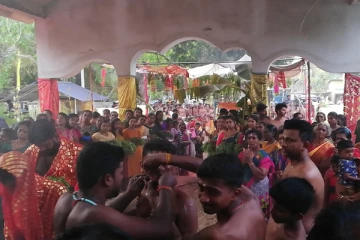 கண்ணகி அம்மன் ஆலய வருடாந்த சடங்கு உற்சவத்தின் தீ மிதிப்பு