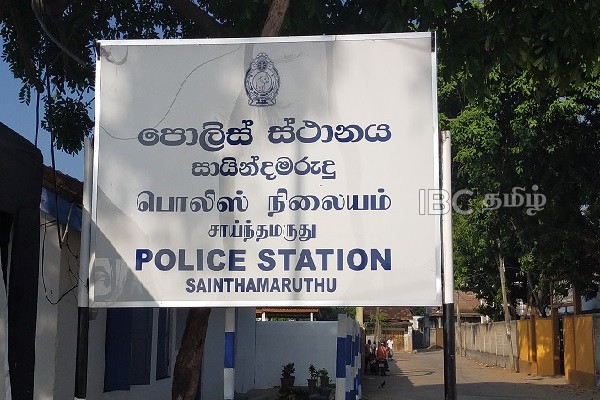 சமுர்த்தி உத்தியோகத்தரின் அநாகரிக செயல் -சுற்றிவளைத்து பிடித்தது காவல்துறை | Samurthi Officer Arrested