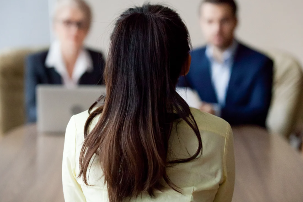 கனடா, சுவிட்சர்லாந்து அனுப்புவதாக மோசடி; பெண்ணிடம் ஏமாந்த பலர் | Fraudulently Send To Canada And Switzerland Job