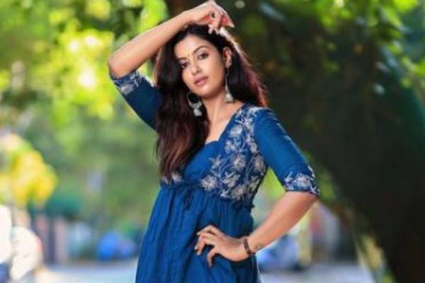 சீரியல் நடிகை ரோஷினிக்கு கிடைத்த புதிய விருது- வாழ்த்தும் ரசிகர்கள்