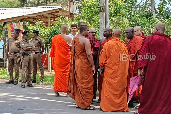 திருகோணமலையில் முளைத்த புத்தர் சிலை: போராட திரளும் பிக்குகள் | Controversial Buddha Statue Issue Monks Protest