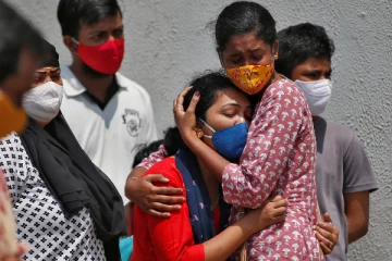 கொரோனாவின் கோரப்பிடியில் இந்தியா;   மூன்றாவது நாளாகவும்   3 இலட்சம் பேருக்கு தொற்று