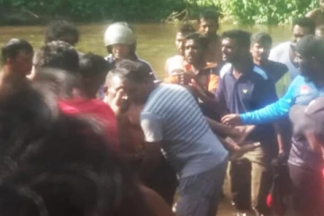 லிந்துலையில் ஆற்றில் நீராட சென்ற பாடசாலை மாணவனுக்கு நேர்ந்த பரிதாபம்