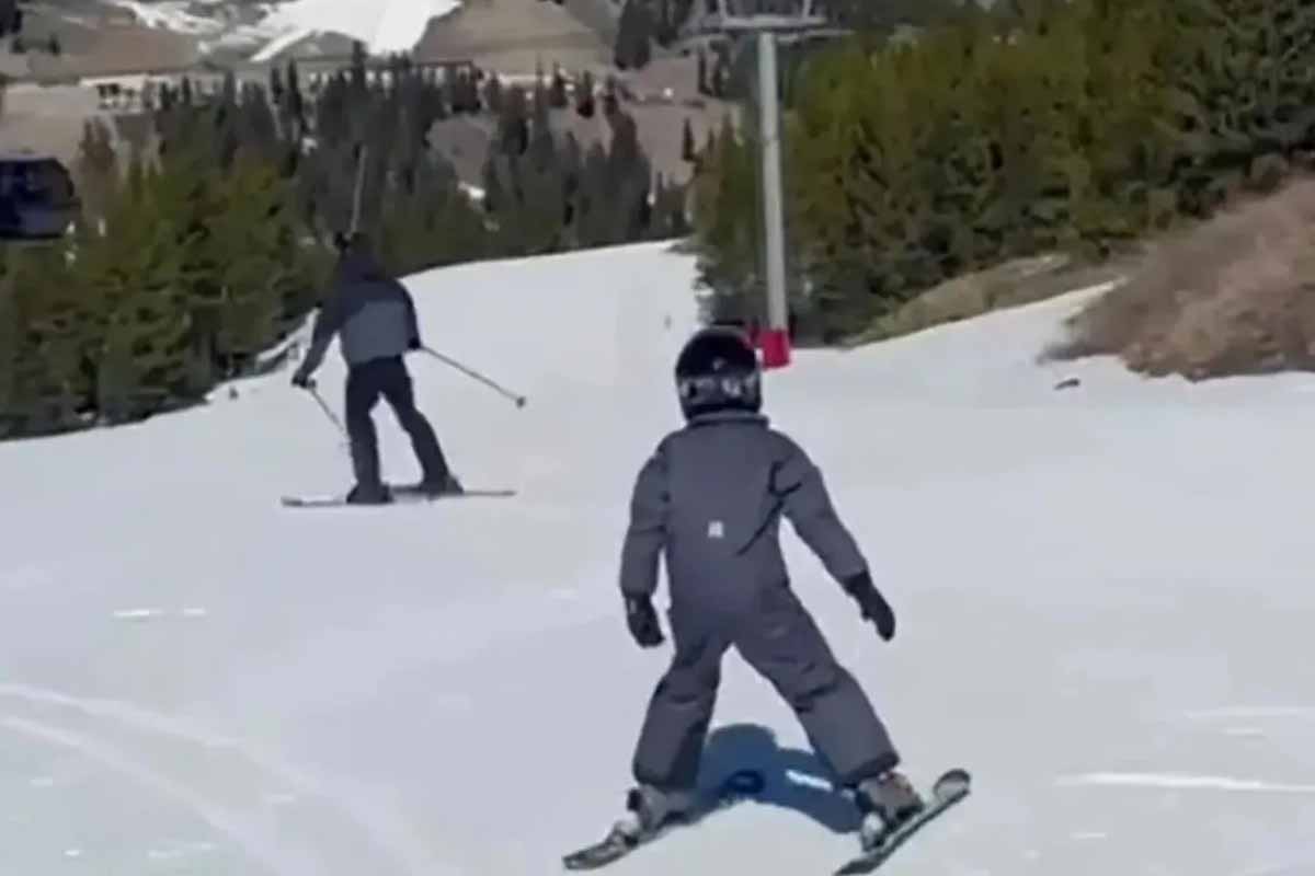 பனிச்சறுக்கு விளையாடும் இளவரசர் ஹரியின் மகன்: மேகன் பகிர்ந்துள்ள வீடியோ | Prince Archie Meghan Markle Skiing Harry Video