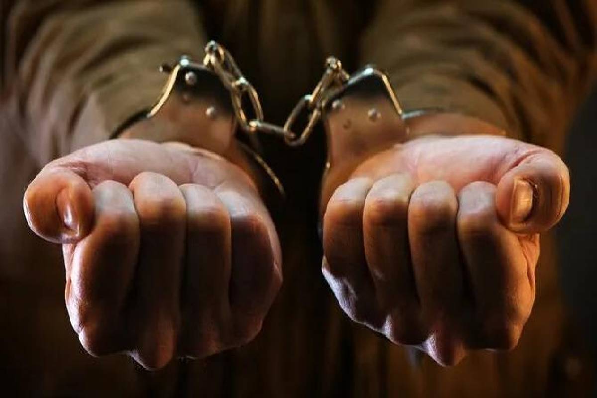 ரஷ்ய சுற்றுலாப் பயணிகளின் பணத்தைத் திருடியவரை ஒருமணிநேரத்தில் பிடித்த விசேட அதிரடிப்படை | Man Arrested Stealing Money From Russian Tourists ரஷ்ய சுற்றுலாப் பயணிகளின் பணத்தைத் திருடியவரை ஒருமணிநேரத்தில் பிடித்த விசேட அதிரடிப்படை | Man Arrested Stealing Money From Russian Tourists