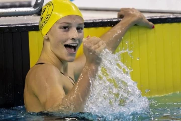 இரண்டு உலக சாதனைகளை படைத்த கனேடிய இளம் வீராங்கனை