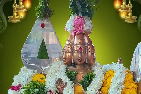 கோலாகலமாக ஆரம்பமானது சந்நிதி முருகன் பெருந்திருவிழா! | Jaffna Sannidhi Murugan Festival Begins
