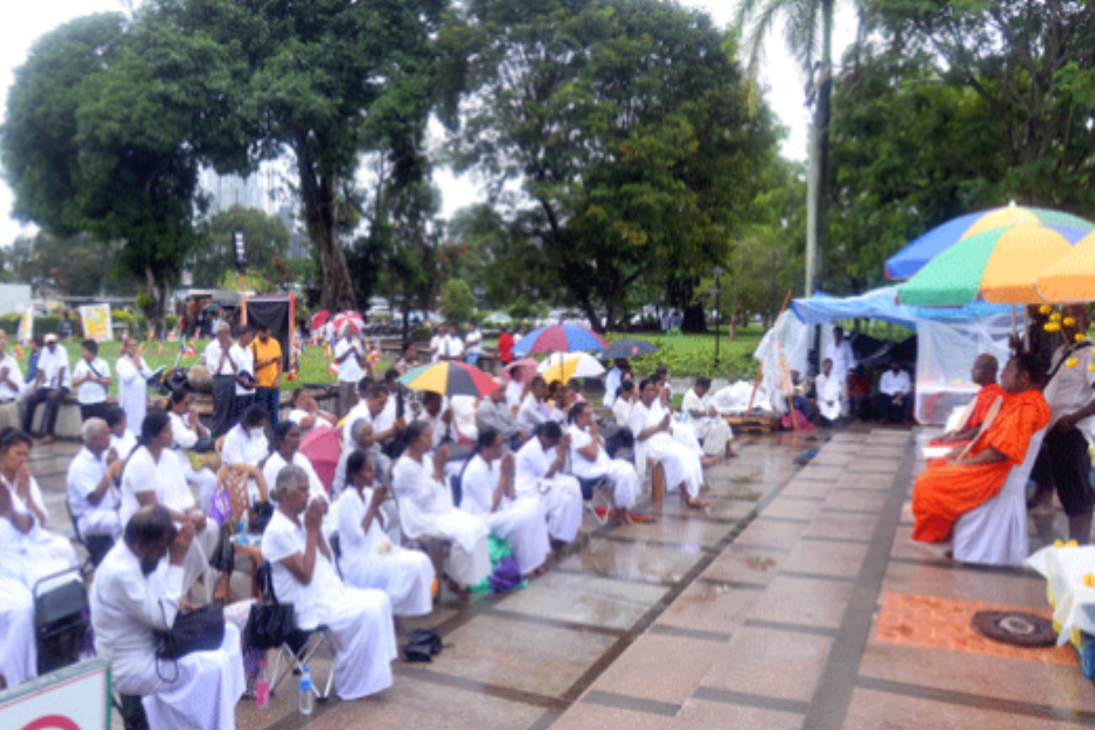 விகாரமகாதேவி பூங்காவில் போயா தின வழிபாடுகள் | Poya Day Observances At Viharamahadevi Park விகாரமகாதேவி பூங்காவில் போயா தின வழிபாடுகள் | Poya Day Observances At Viharamahadevi Park