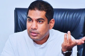 රුපියල් 250ට පෙට්‍රල්?.. බලශක්ති අමාත්‍යවරයා දුන් පිළිතුර.. (VIDEO)