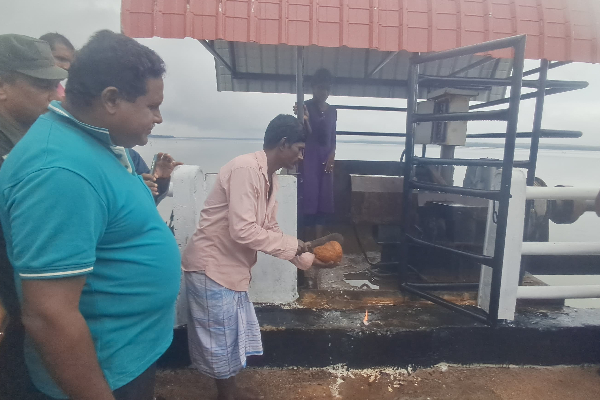 கிளிநொச்சியில் சீரற்ற வானிலையால் நூற்றுக்கணக்கான குடும்பங்கள் பாதிப்பு: வீடுகள் பகுதியளவில் சேதம் (Photos) | Bad Weather Mullaitivu