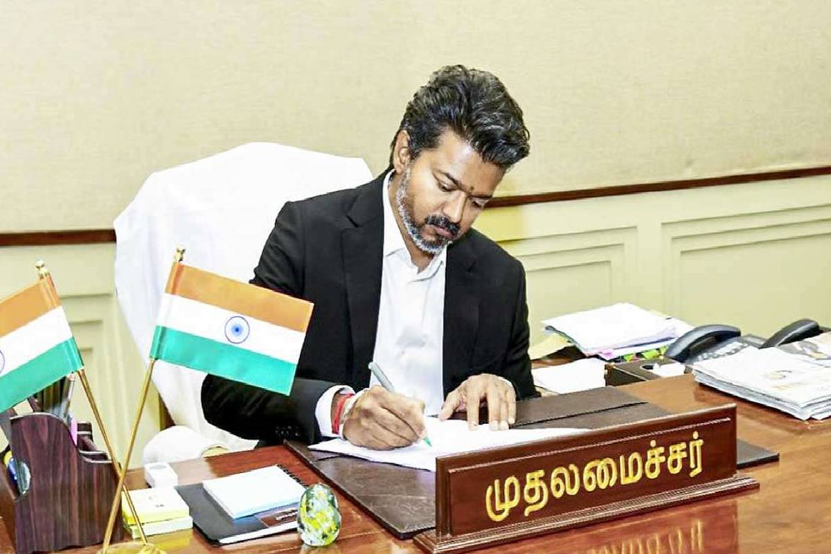 த்ரிஷா முதலமைச்சர் ஆகியே தீருவார்! அடித்து கூறும் ஜோதிடர் - படுவைரலாகும் வீடியோ | Trisha Become Cm Vijay Became Pm Aryavardan Video த்ரிஷா முதலமைச்சர் ஆகியே தீருவார்! அடித்து கூறும் ஜோதிடர் - படுவைரலாகும் வீடியோ | Trisha Become Cm Vijay Became Pm Aryavardan Video