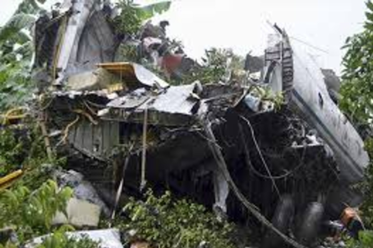 தெற்கு சூடானில் விமான விபத்து ; விமானி உட்பட 14 பேர் பலி | Plane Crashes Near South Sudan S Juba Killing 14