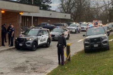 கனடாவில் பாடசாலைக்குள் கத்தி குத்து;பரபரப்புச் சம்பவம்