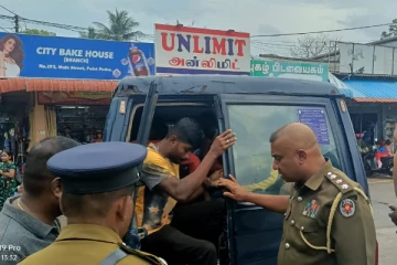 பெண்களுடன் சேட்டை - யாழில் 13 பேருக்கு காத்திருந்த அதிர்ச்சி (படங்கள்)