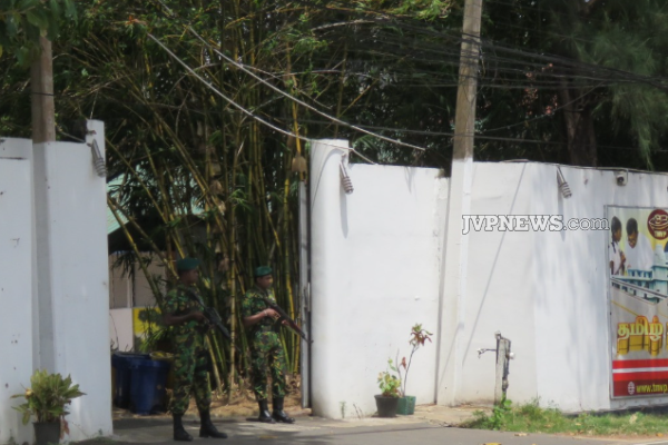 பிள்ளையான் அலுவலகத்தில் இருந்து ஏராளமான ஆயுதங்கள் மீட்பு | Weapons Recovered From Pillayan S Office