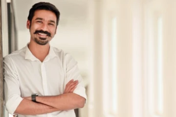 நடிகர் தனுஷ் இப்படிப்பட்டவரா...கேள்வி எழுப்பும் வெளிநாட்டினர் - என்னாச்சு தெரியுமா?