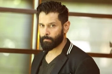 மாபெரும் வெற்றியடைந்த படத்தின் ரீமேக்கில் விக்ரம்? வெளிவந்த லேட்டஸ்ட் தகவல்