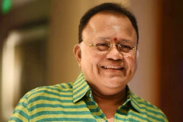 ராதாரவி நல்லவரா? என் டிரஸ்க்குள் கைவிட்டு அசிங்கப்படுத்தி.. டப்பிங் ஆர்டிஸ்ட் வேதனை!